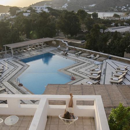 Armadoros Hotel / Ios Backpackers ภายนอก รูปภาพ