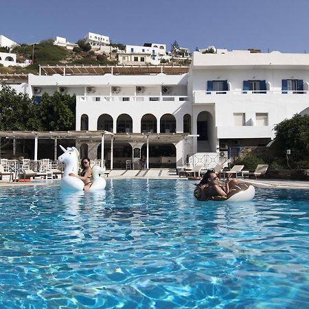 Armadoros Hotel / Ios Backpackers ภายนอก รูปภาพ