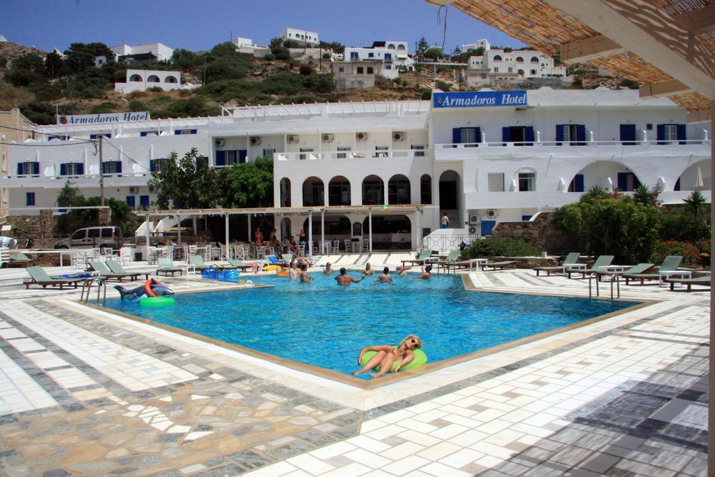 Armadoros Hotel / Ios Backpackers ภายนอก รูปภาพ