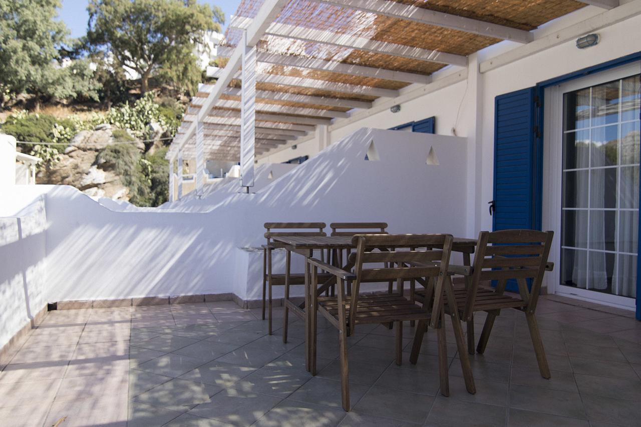 Armadoros Hotel / Ios Backpackers ภายนอก รูปภาพ