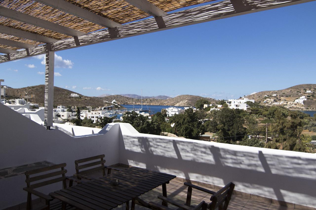 Armadoros Hotel / Ios Backpackers ภายนอก รูปภาพ