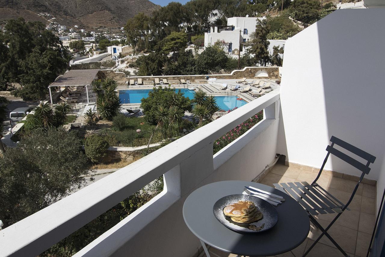 Armadoros Hotel / Ios Backpackers ภายนอก รูปภาพ