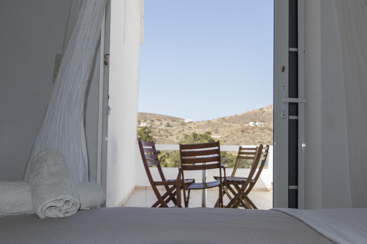 Armadoros Hotel / Ios Backpackers ภายนอก รูปภาพ