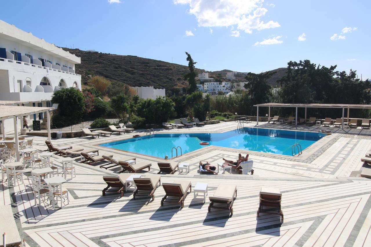 Armadoros Hotel / Ios Backpackers ภายนอก รูปภาพ