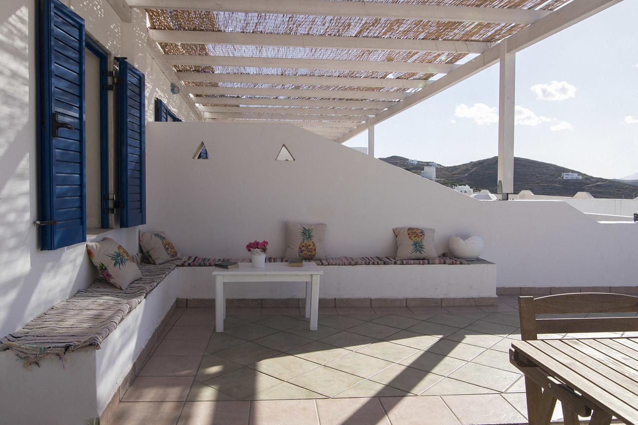 Armadoros Hotel / Ios Backpackers ภายนอก รูปภาพ