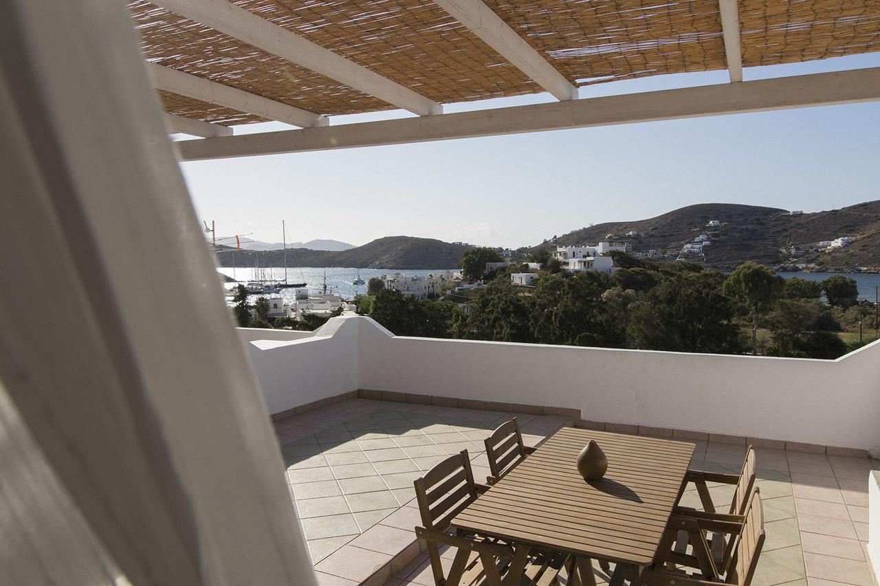 Armadoros Hotel / Ios Backpackers ภายนอก รูปภาพ
