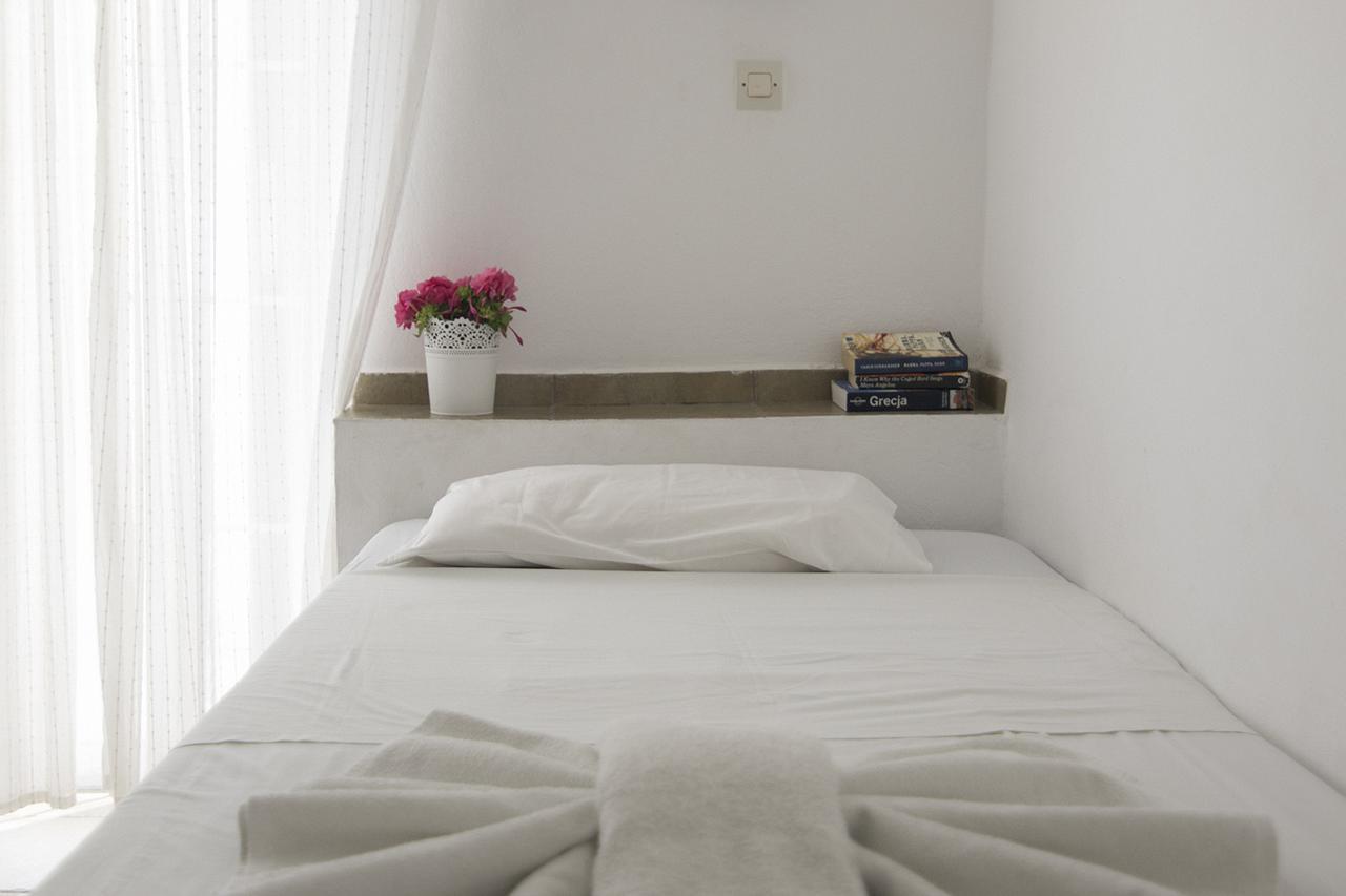 Armadoros Hotel / Ios Backpackers ภายนอก รูปภาพ