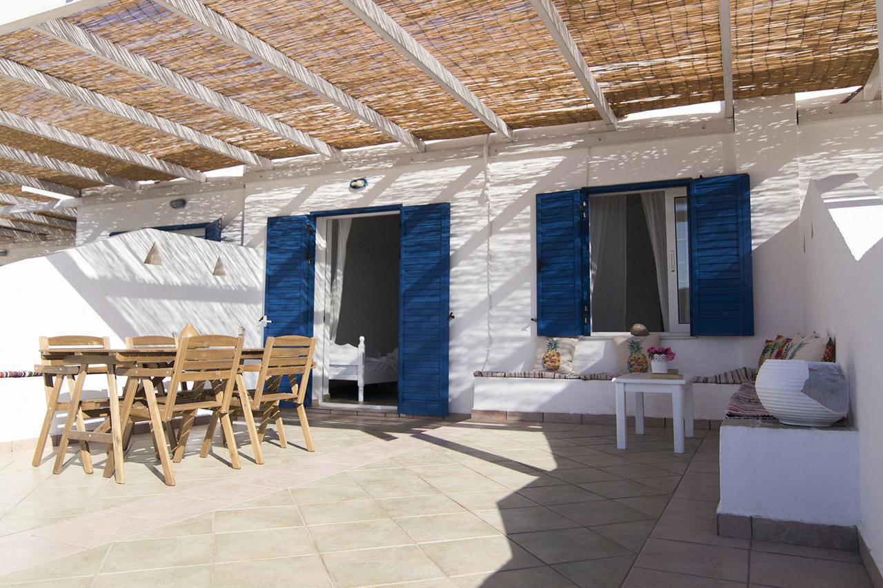 Armadoros Hotel / Ios Backpackers ภายนอก รูปภาพ
