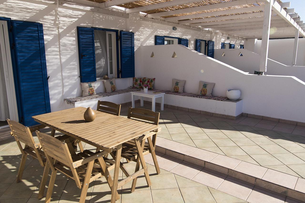 Armadoros Hotel / Ios Backpackers ภายนอก รูปภาพ