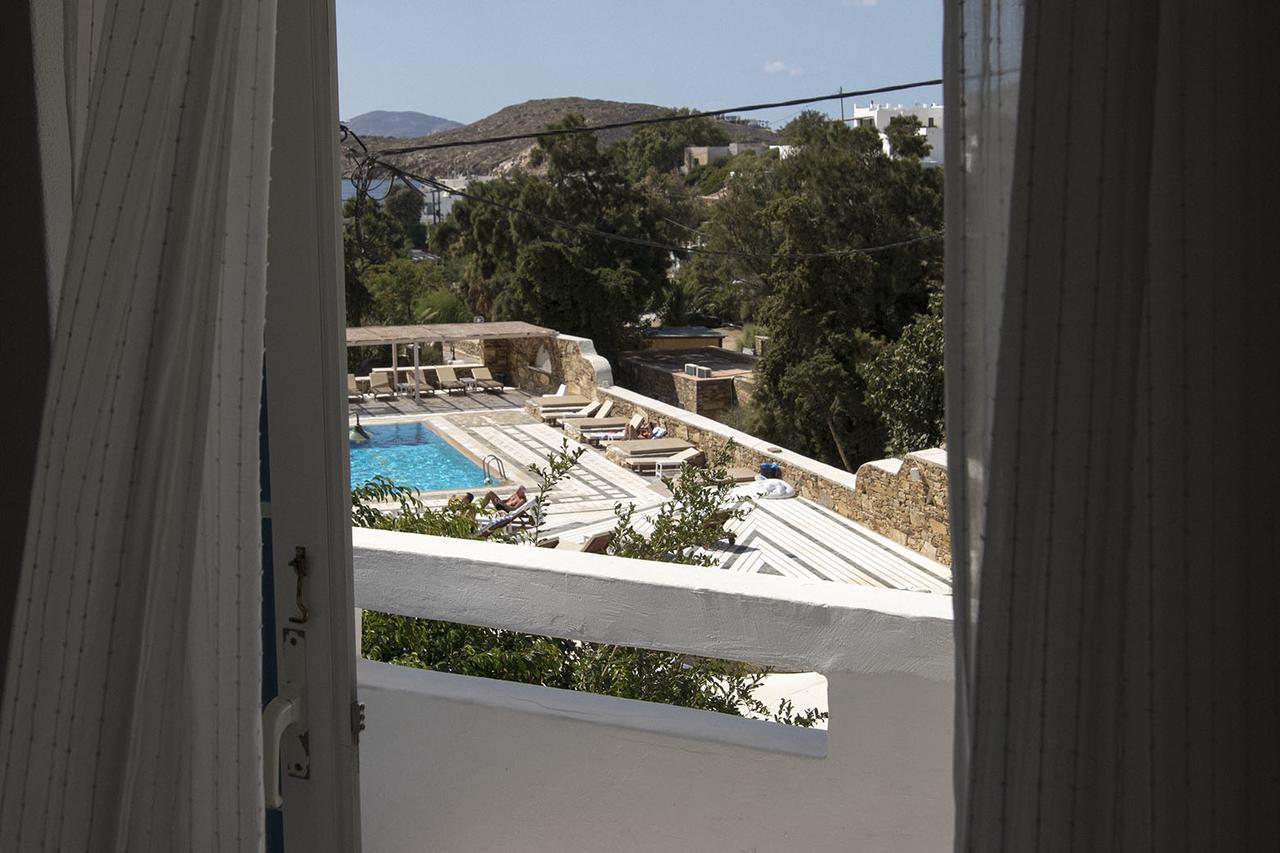 Armadoros Hotel / Ios Backpackers ภายนอก รูปภาพ