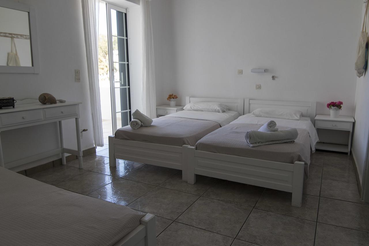 Armadoros Hotel / Ios Backpackers ภายนอก รูปภาพ