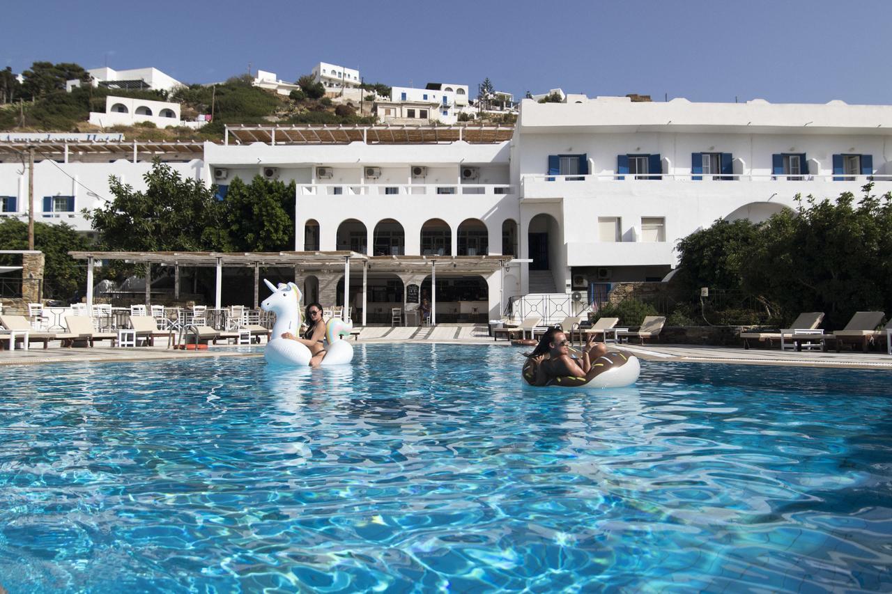 Armadoros Hotel / Ios Backpackers ภายนอก รูปภาพ